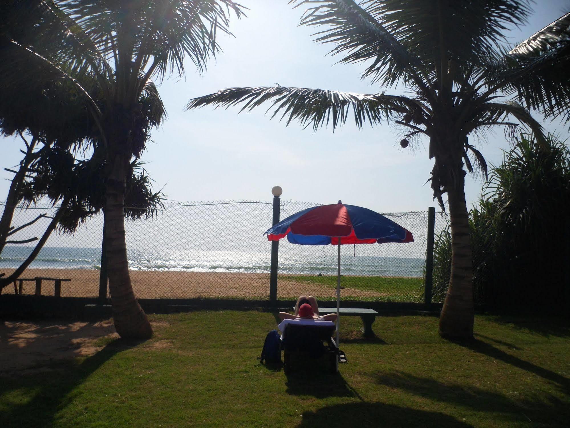 Laya Beach Wadduwa Exterior photo